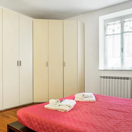 Casa Malva! Roomy & Colourful Flat Апартаменты *