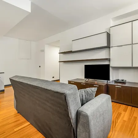 Апартаменты Casa Malva! Roomy & Colourful Flat Специя
