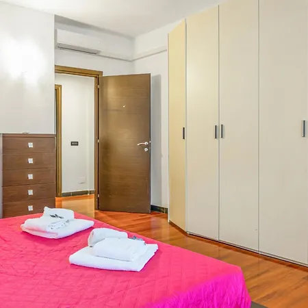 Apartman Casa Malva! Roomy & Colourful Flat *