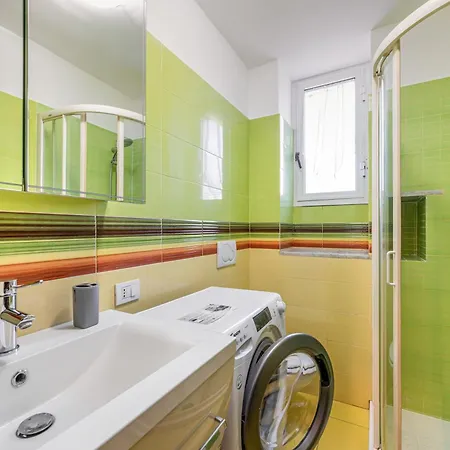 Apartman Casa Malva! Roomy & Colourful Flat *